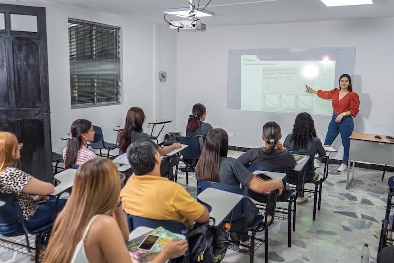 Explora la oferta de carreras en Unicervantes Florencia y encuentra tu camino profesional