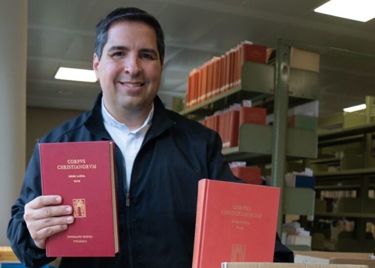 Entrega de la donación de obras patrísticas de la Universidad Pontificia Salesiana en Roma