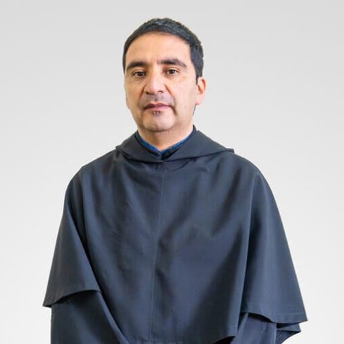 Foto Padre Manuel fondo blanco (1)